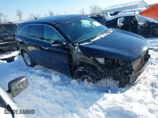 2019 Kia Sorento L with VIN 5XYPG4A31KG577496, listed as a IAAI auction lot 41247314 with 90,177 mi miles. Bid and sale history available at carsss.com. Image 1.