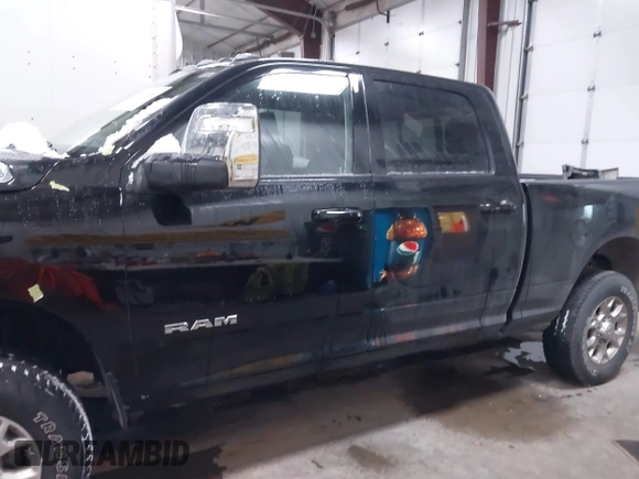 2024 Ram 2500 Laramie z VIN 3C6UR5FJ9RG134865, wystawiony jako IAAI lot #41299082 z przebiegiem 8 236 mil mil oraz . Historia ofert i sprzedaży dostępna na DreamBid. Obrazek 14.