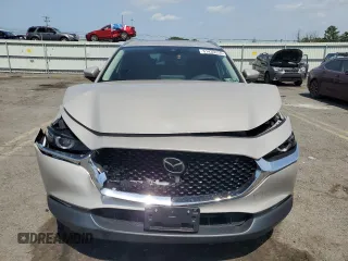2023 Mazda CX-30 S Premium z VIN 3MVDMBDM2PM518678, wystawiony jako Copart lot #61439255 z przebiegiem 27 938 mil mil oraz Szkoda całkowita • Salvage title. Historia ofert i sprzedaży dostępna na DreamBid. Obrazek 5.