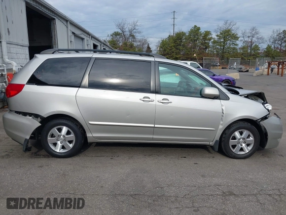 2008 Toyota Sienna XLE with VIN 5TDZK22C38S151671, listed as a IAAI auction lot 41046569 with 119,239 mi miles. Bid and sale history available at carsss.com. Image 13.