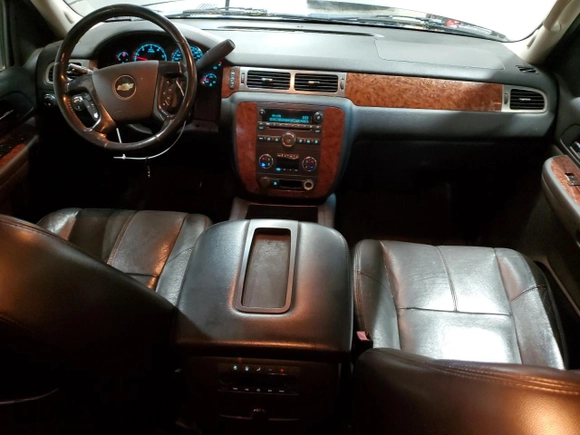 2007 Chevrolet Suburban LTZ with VIN 1GNFK163X7J231365, listed as a Copart auction lot 60885135 with 208,687 mi miles and Salvage title. Bid and sale history available at DreamBid. Image 8.