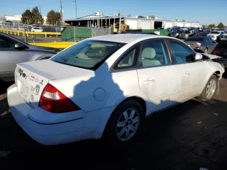 2005 Ford Five Hundred SE with VIN 1FAFP26135G171752, listed as a Copart auction lot 43612465 with 0 mi miles and Salvage Title. Bid and sale history available at carsss.com. Image 3.