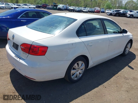2013 Volkswagen Jetta SE z VIN 3VWDP7AJXDM207119, wystawiony jako IAAI lot #42155020 z przebiegiem 144 836 mil mil oraz . Historia ofert i sprzedaży dostępna na DreamBid. Obrazek 4.