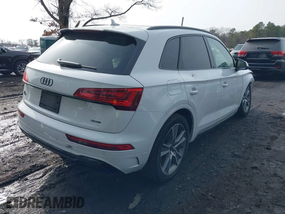 2025 Audi Q5 S line Premium z VIN WA1GAAFY2S2013915, wystawiony jako IAAI lot #41486503 z przebiegiem 649 mil mil oraz . Historia ofert i sprzedaży dostępna na DreamBid. Obrazek 4.