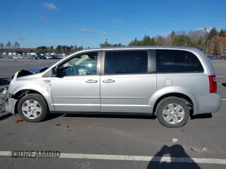 2010 Dodge Grand Caravan SE with VIN 2D4RN4DE2AR489971, listed as a IAAI auction lot 41895646 with 58,463 mi miles and . Bid and sale history available at DreamBid. Image 14.