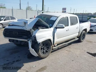 2022 Toyota Tacoma 4WD SR with VIN 3TMCZ5AN4NM488447, listed as a IAAI auction lot 41839798 with 49,849 mi miles. Bid and sale history available at carsss.com. Image 17.