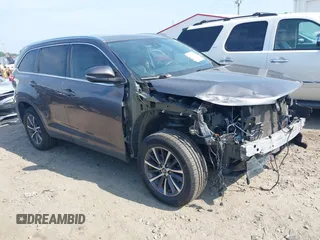 2019 Toyota Highlander SE with VIN 5TDKZRFHXKS567283, listed as a IAAI auction lot 42433953 with 111,517 mi miles and . Bid and sale history available at DreamBid. Image 1.