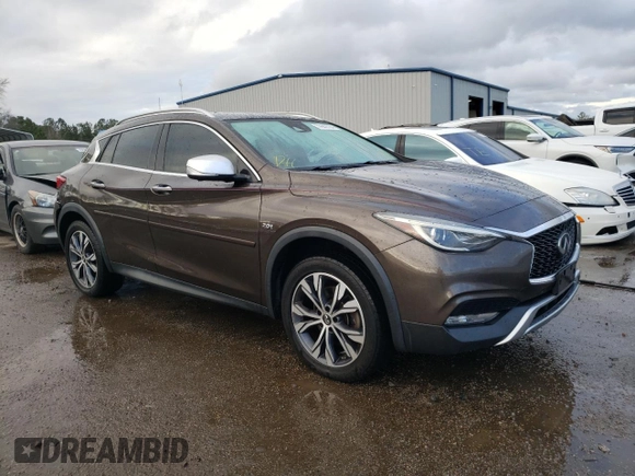 2017 Infiniti QX30 Luxury with VIN SJKCH5CR5HA018641, listed as a Copart auction lot 39949704 with 92,148 mi miles. Bid and sale history available at carsss.com. Image 4.