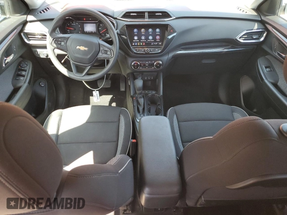 2022 Chevrolet TrailBlazer LT with VIN KL79MRSL7NB137453, listed as a Copart auction lot 51932945 with 32,962 mi miles and Salvage Title. Bid and sale history available at DreamBid. Image 8.