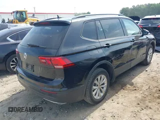 2020 Volkswagen Tiguan S with VIN 3VV1B7AX1LM086019, listed as a IAAI auction lot 42458434 with 114,413 mi miles and . Bid and sale history available at DreamBid. Image 4.