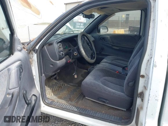 1997 Dodge Dakota with VIN 1B7FL26X5VS182193, listed as a IAAI auction lot 41666506 with 115,483 mi miles and . Bid and sale history available at carsss.com. Image 5.