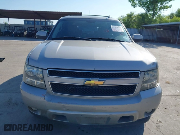 2007 Chevrolet Suburban LTZ z VIN 3GNFC16J57G103628, wystawiony jako IAAI lot #42373026 z przebiegiem 293 570 mil mil oraz . Historia ofert i sprzedaży dostępna na DreamBid. Obrazek 13.