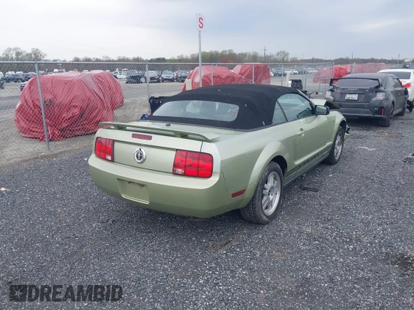 2005 Ford Mustang Deluxe with VIN 1ZVFT84N755231944, listed as a IAAI auction lot 41986281 with 235,544 mi miles. Bid and sale history available at carsss.com. Image 4.