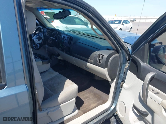 2010 Chevrolet Silverado 1500 LT with VIN 3GCRCSE00AG129825, listed as a IAAI auction lot 42003399 with 305,636 mi miles. Bid and sale history available at carsss.com. Image 5.