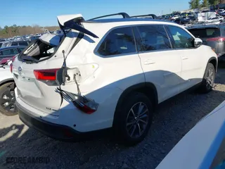 2019 Toyota Highlander SE with VIN 5TDJZRFH0KS571466, listed as a IAAI auction lot 41822970 with 57,639 mi miles. Bid and sale history available at carsss.com. Image 4.