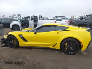 2015 Chevrolet Corvette Z06 3LZ z VIN 1G1YU2D67F5603369, wystawiony jako IAAI lot #42193440 z przebiegiem 17 618 mil mil oraz . Historia ofert i sprzedaży dostępna na DreamBid. Obrazek 15.