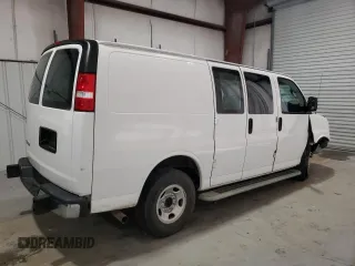 2022 Chevrolet Express Cargo with VIN 1GCWGAFP4N1222428, listed as a Copart auction lot 63829195 with 30,685 mi miles and Clean title. Bid and sale history available at DreamBid. Image 3.