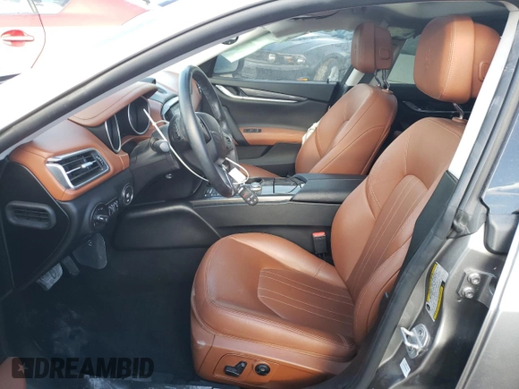 2019 Maserati Ghibli z VIN ZAM57XSA4K1315392, wystawiony jako Copart lot #67172684 z przebiegiem 30 544 mil mil oraz Szkody całkowita. Historia ofert i sprzedaży dostępna na DreamBid. Obrazek 7.