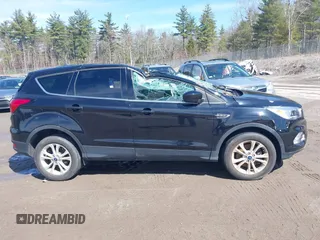 2019 Ford Escape SE z VIN 1FMCU9GD9KUA66049, wystawiony jako IAAI lot #41901054 z przebiegiem 35 545 mil mil oraz . Historia ofert i sprzedaży dostępna na DreamBid. Obrazek 13.