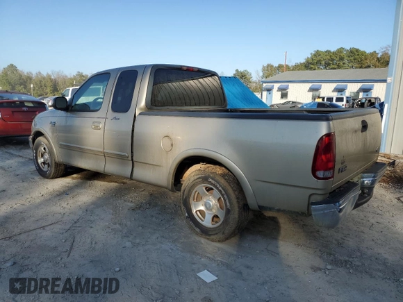 1999 Ford F-150 XL with VIN 1FTRX17L2XNB01093, listed as a Copart auction lot 44211425 with 180,596 mi miles and Clean Title. Bid and sale history available at carsss.com. Image 2.