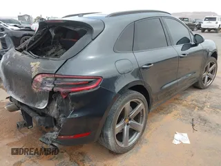 2017 Porsche Macan S with VIN WP1AB2A58HLB16690, listed as a IAAI auction lot 41901148 with Not Provided miles and . Bid and sale history available at DreamBid. Image 4.