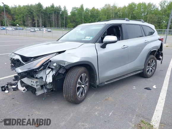 2024 Toyota Highlander LE with VIN 5TDKDRBH6RS532755, listed as a IAAI auction lot 42368462 with 8,337 mi miles and . Bid and sale history available at DreamBid. Image 18.