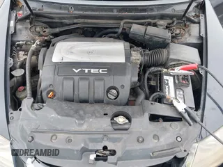 2005 Acura RL with VIN JH4KB16555C015724, listed as a IAAI auction lot 42634598 with 241,510 mi miles and . Bid and sale history available at DreamBid. Image 10.