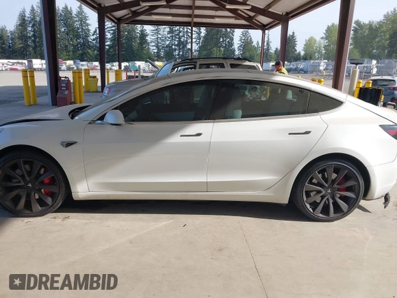 2020 Tesla Model 3 Performance z VIN 5YJ3E1EC2LF624900, wystawiony jako IAAI lot #42127589 z przebiegiem 36 758 mil mil oraz . Historia ofert i sprzedaży dostępna na DreamBid. Obrazek 14.