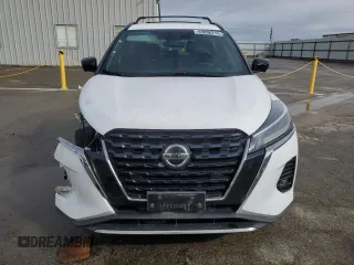 2021 Nissan Kicks SR with VIN 3N1CP5DV4ML489686, listed as a Copart auction lot 49098215 with 50,881 mi miles and Salvage Title. Bid and sale history available at carsss.com. Image 5.