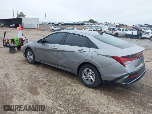 2025 Hyundai Elantra SE z VIN KMHLL4DG3SU860243, wystawiony jako IAAI lot #41899929 z przebiegiem 26 162 mil mil oraz . Historia ofert i sprzedaży dostępna na DreamBid. Obrazek 3.