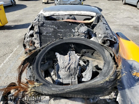 2019 McLaren 570S z VIN SBM13FAA4KW007983, wystawiony jako Copart lot #64694102 z przebiegiem Nie podano mil oraz . Historia ofert i sprzedaży dostępna na DreamBid. Obrazek 6.