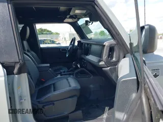 2024 Ford Bronco Big Bend с VIN 1FMDE7BH4RLA68548, выставлен на аукционе IAAI как лот 42540646 с пробегом 7 945 миль миль и . История ставок и продаж доступна на DreamBid. Изображение 5.