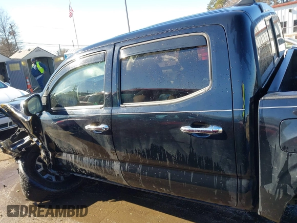 2018 Toyota Tacoma SR with VIN 5TFCZ5ANXJX124991, listed as a IAAI auction lot 41136867 with 57,980 mi miles and . Bid and sale history available at carsss.com. Image 14.
