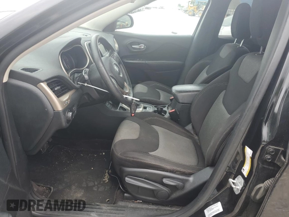 2016 Jeep Cherokee Sport z VIN 1C4PJLAB2GW222382, wystawiony jako Copart lot #59657865 z przebiegiem 124 673 mil mil oraz Szkoda całkowita • Salvage title. Historia ofert i sprzedaży dostępna na DreamBid. Obrazek 7.