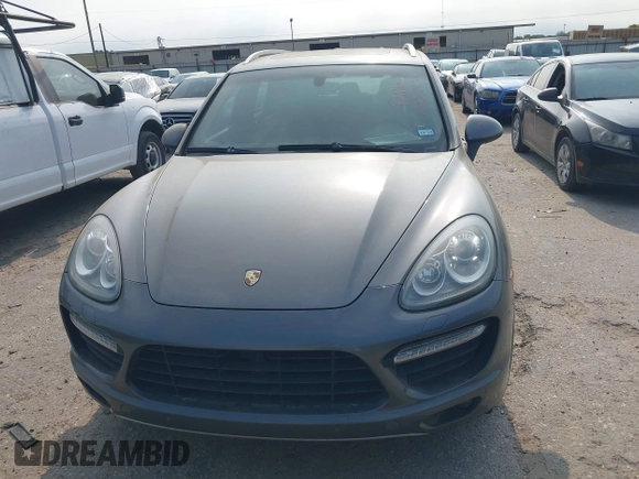 2012 Porsche Cayenne Turbo с VIN WP1AC2A29CLA80486, выставлен на аукционе IAAI как лот 42324263 с пробегом 106 588 миль миль и . История ставок и продаж доступна на DreamBid. Изображение 6.