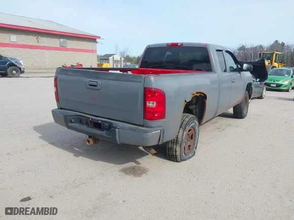 2010 Chevrolet Silverado 1500 LT with VIN 1GCSKSE34AZ149056, listed as a IAAI auction lot 41940819 with 254,707 mi miles. Bid and sale history available at carsss.com. Image 4.
