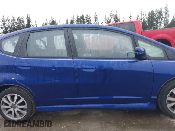 2013 Honda Fit Sport с VIN JHMGE8H61DC055020, выставлен на аукционе IAAI как лот 41939656 с пробегом 35 392 миль миль и . История ставок и продаж доступна на DreamBid. Изображение 13.