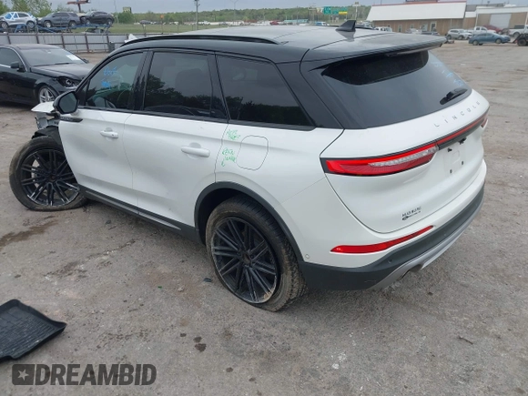 2020 Lincoln Corsair Standard z VIN 5LMCJ1C9XLUL01987, wystawiony jako IAAI lot #42044327 z przebiegiem 98 963 mil mil oraz . Historia ofert i sprzedaży dostępna na DreamBid. Obrazek 3.