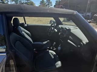 2020 MINI Convertible Cooper с VIN WMWWJ3C0XL3L01427, выставлен на аукционе Copart как лот 51099865 с пробегом 18 934 миль миль и Списание • Salvage title. История ставок и продаж доступна на DreamBid. Изображение 5.