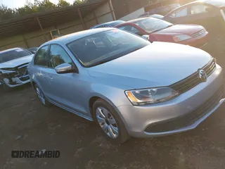 2012 Volkswagen Jetta Sedan SE w/Convenience & Sunroof with VIN 3VWDX7AJ5CM123272, listed as a IAAI auction lot 41335021 with 195,961 mi miles. Bid and sale history available at carsss.com. Image 1.