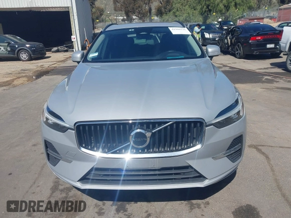 2022 Volvo XC60 Momentum with VIN YV4L12RK2N1052643, listed as a IAAI auction lot 41960135 with 64,280 mi miles. Bid and sale history available at carsss.com. Image 12.