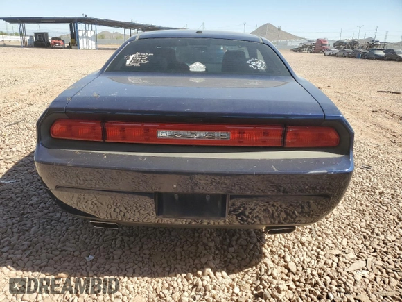 2013 Dodge Challenger SXT z VIN 2C3CDYAG5DH695223, wystawiony jako Copart lot #57690455 z przebiegiem 76 831 mil mil oraz Szkoda całkowita • Salvage title. Historia ofert i sprzedaży dostępna na DreamBid. Obrazek 6.