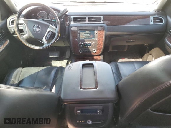 2007 GMC Sierra Denali z VIN 2GTEK638871658295, wystawiony jako Copart lot #70327344 z przebiegiem 179 080 mil mil oraz Szkody całkowita. Historia ofert i sprzedaży dostępna na DreamBid. Obrazek 8.