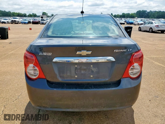 2016 Chevrolet Sonic LT z VIN 1G1JC5SH3G4155617, wystawiony jako Copart lot #58856685 z przebiegiem 96 360 mil mil oraz Czysty tytuł • Clean title. Historia ofert i sprzedaży dostępna na DreamBid. Obrazek 6.