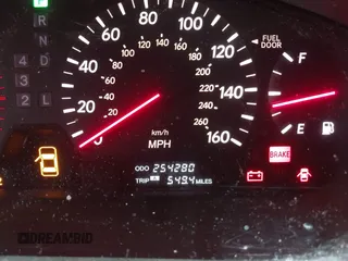 2002 Lexus LS 430 z VIN JTHBN30F020052519, wystawiony jako IAAI lot #41920819 z przebiegiem 254 280 mil mil oraz . Historia ofert i sprzedaży dostępna na DreamBid. Obrazek 15.