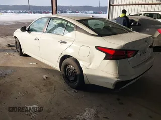 2019 Nissan Altima 2.5 S with VIN 1N4BL4BW9KC219488, listed as a IAAI auction lot 41410079 with 109,281 mi miles. Bid and sale history available at carsss.com. Image 3.