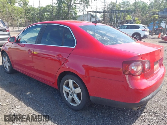 2008 Volkswagen Jetta SE z VIN 3VWRZ71K58M111090, wystawiony jako IAAI lot #42781236 z przebiegiem 121 724 mil mil oraz . Historia ofert i sprzedaży dostępna na DreamBid. Obrazek 3.