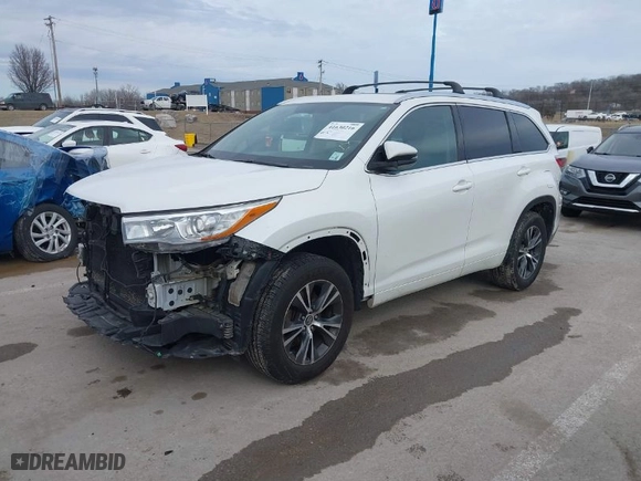 2016 Toyota Highlander XLE with VIN 5TDKKRFH3GS153709, listed as a IAAI auction lot 41630216 with 190670 miles. Bid and sale history available at carsss.com. Image 2.