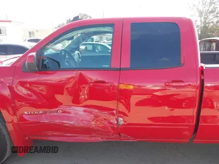 2015 Chevrolet Silverado 1500 LT with VIN 1GCRCREH5FZ260108, listed as a IAAI auction lot 41907415 with 115,089 mi miles. Bid and sale history available at carsss.com. Image 14.