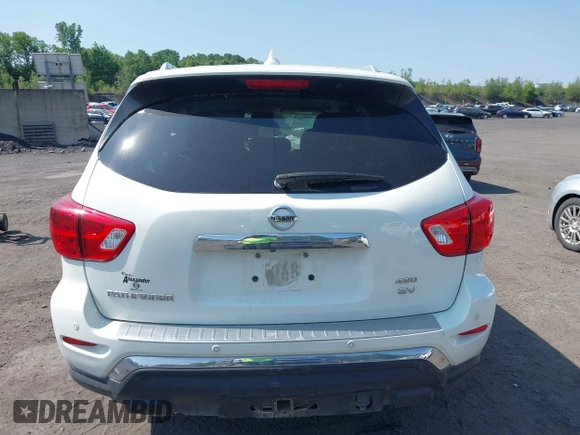 2019 Nissan Pathfinder S z VIN 5N1DR2MM7KC646276, wystawiony jako IAAI lot #42394605 z przebiegiem 75 708 mil mil oraz . Historia ofert i sprzedaży dostępna na DreamBid. Obrazek 16.